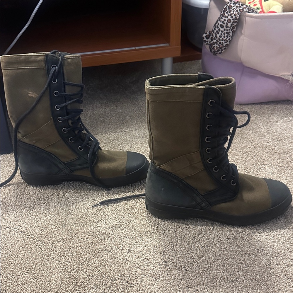 Polo Tan and Black Lace-Up Boots - Picture 5 of 7